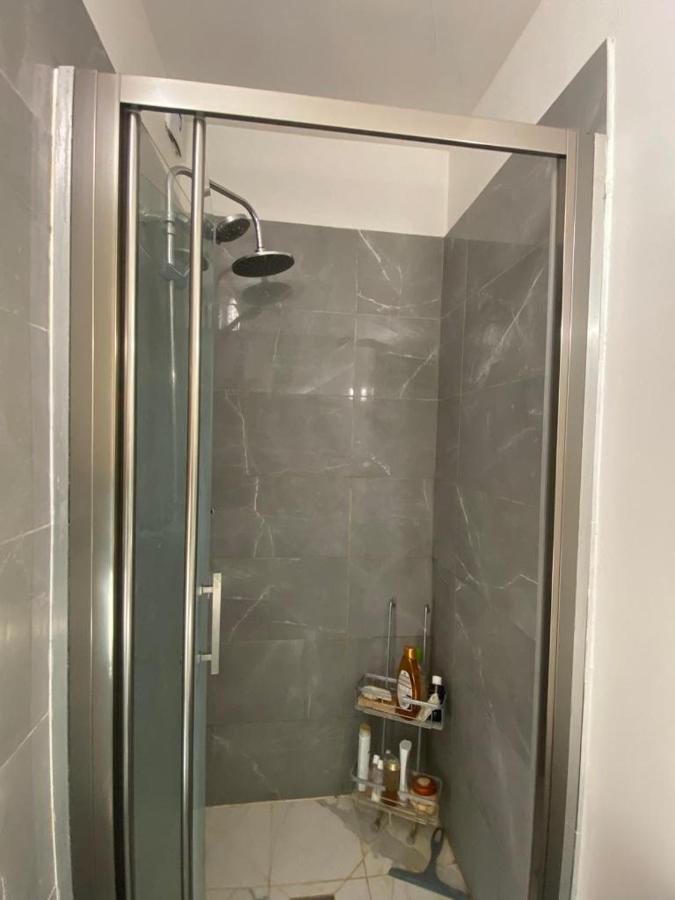 Appartement Ensoleille, Central Et Tout Equipe Avec Vue Tour Eiffel Et Pantheon Parijs Buitenkant foto